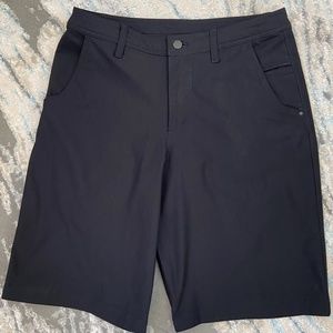 Lululemon Commission Classic-Fit Short 10", Sz. 32 **see comment on inseam below